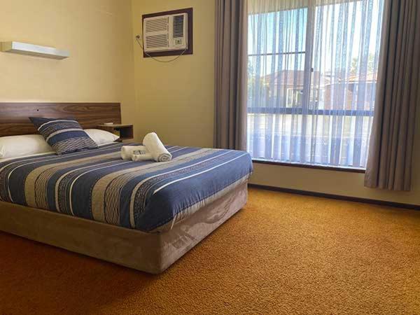 Donnybrook Motel Ngoại thất bức ảnh